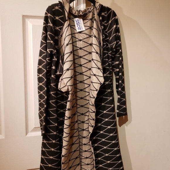 CREAM AND BLACK  WATERFALL FRONT CARDIGAN - Picture 2 of 8